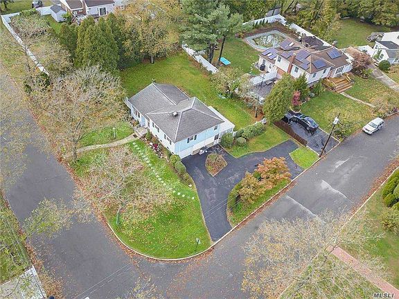 2nd image of 3 Meadow Lark Dr
