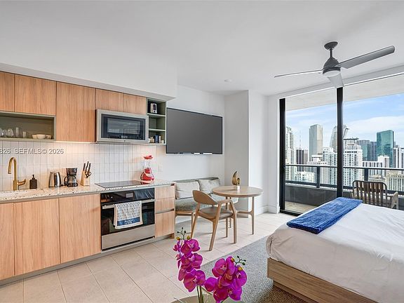 3rd image of 159 NE 6th St #3212