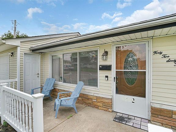 3rd image of 4262 Heidelberg Ave