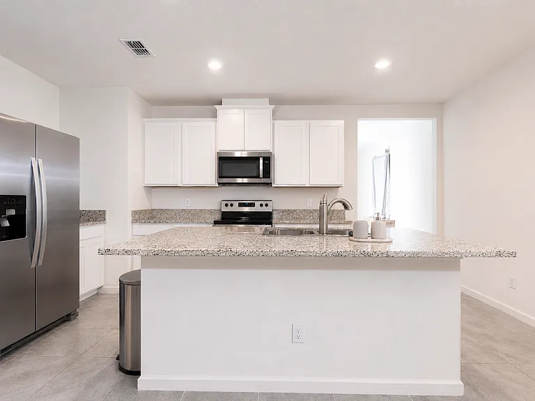 12296 SW Rimini Way — Photo 6