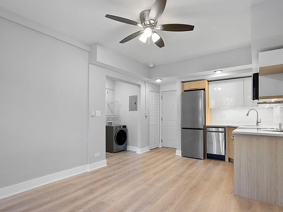 5th image of 1632-44 W Howard St #205