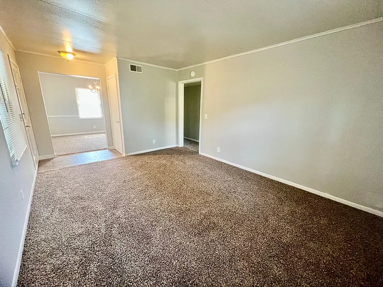 1200 Craigmont Dr — Photo 4