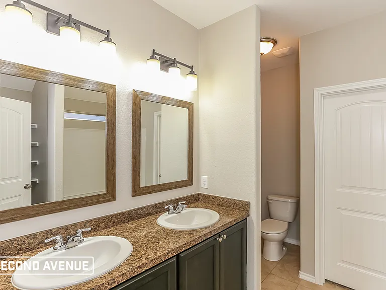 621 Creekview Dr — Photo 11