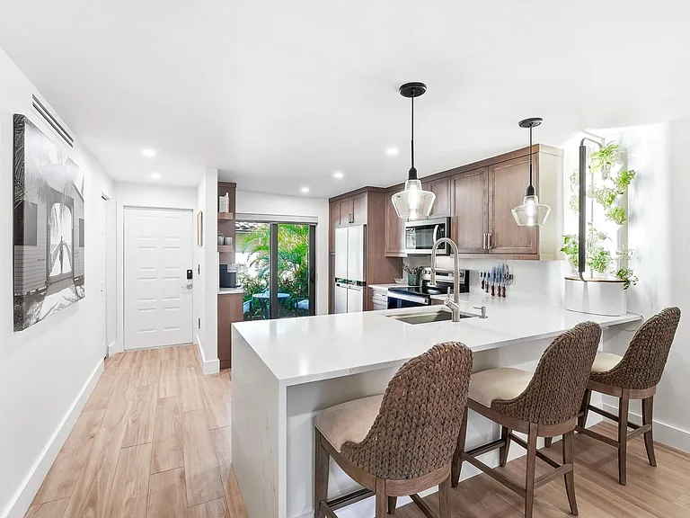 3219 Horse Carriage Way #3 — Photo 3