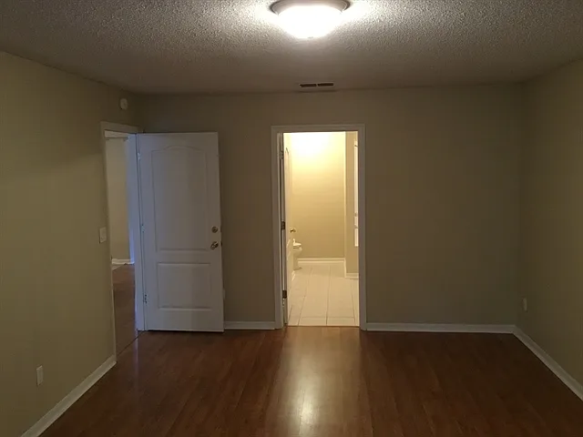 245 Johns Glen Dr — Photo 10