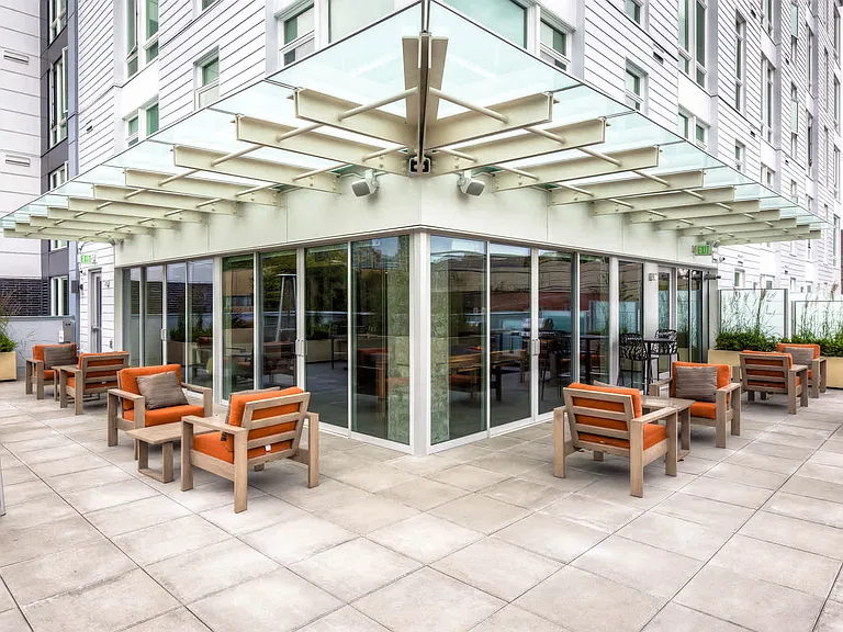 Outdoor Terrace and Lounge