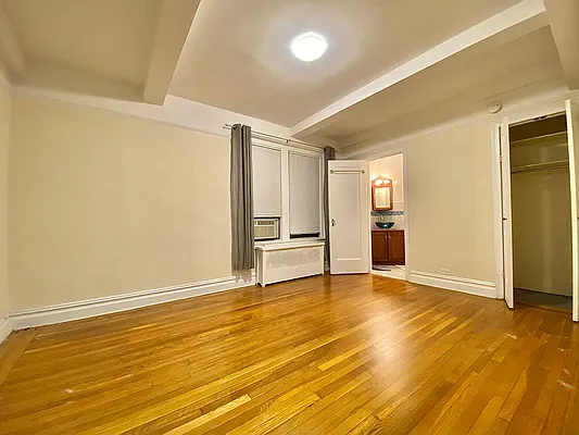 Rented by Oxford Property Group | media 23