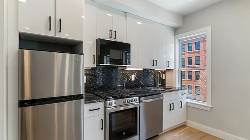 40 Chelsea St #3 Photo 1