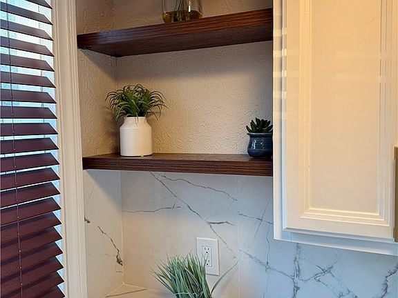 5th image of 2216 Barrington Rd