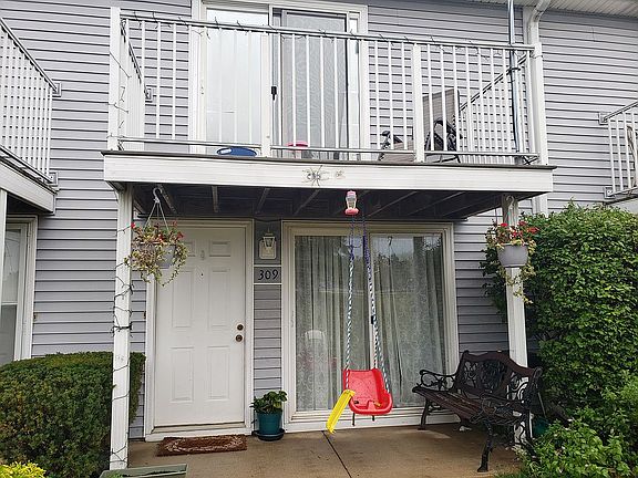 3rd image of 309 Meadow Green Ln