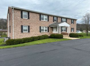 9215 Olde Scotland Rd APT 11, Shippensburg, PA 17257