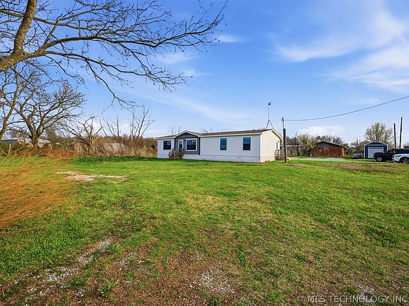 4th image of 703 E Clyde St