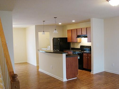 2nd image of 272 Laclede Ave