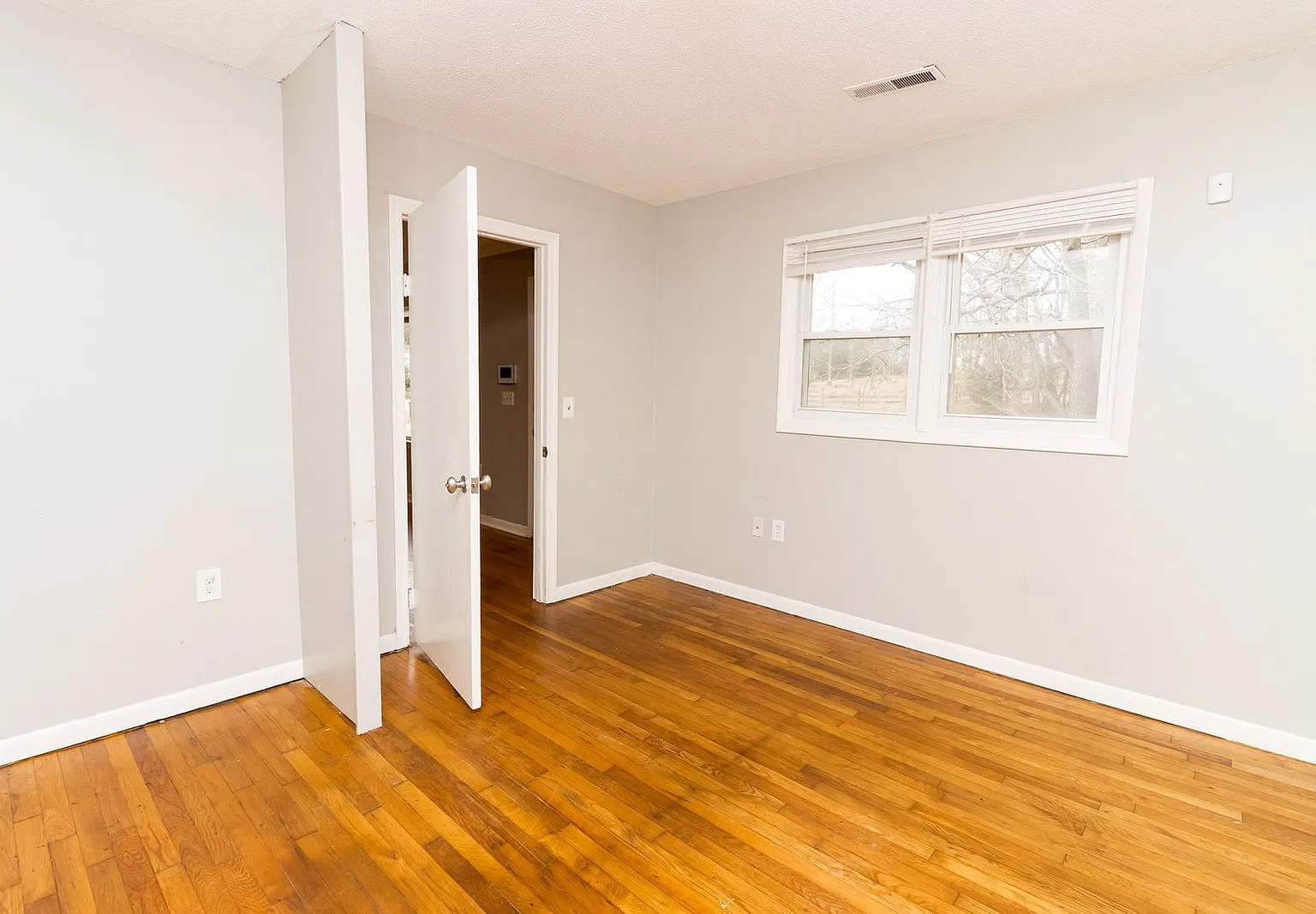 3 bed, 2.0 bath, 1248 sqft, $1,750 — Photo 4