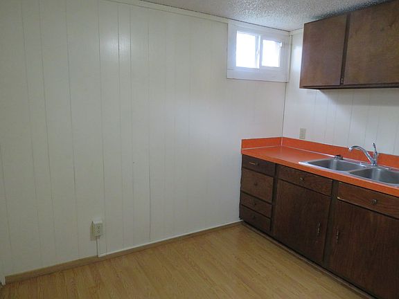 4th image of 424 Howard Ave #1/2
