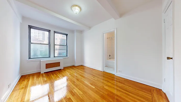 Rented by Bond New York | media 7