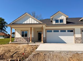 706 Oak Ridge Dr, Glenwood, IA 51534