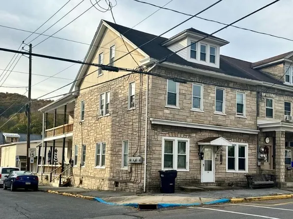 101 W Main St #1, Tremont, PA 17981
