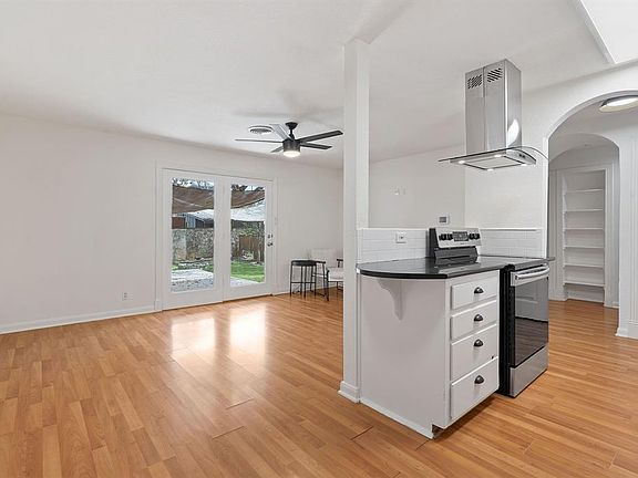 2nd image of 2407 Southland Dr