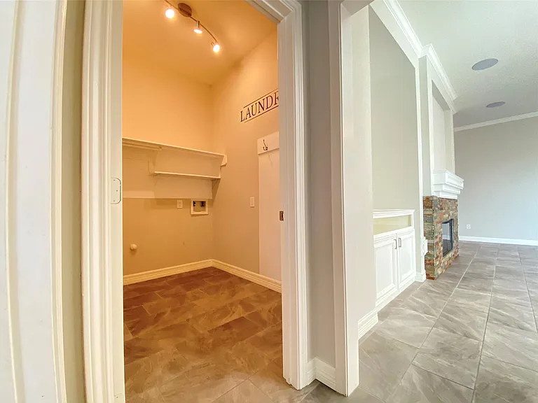 2222 Alberton Ln — Photo 11