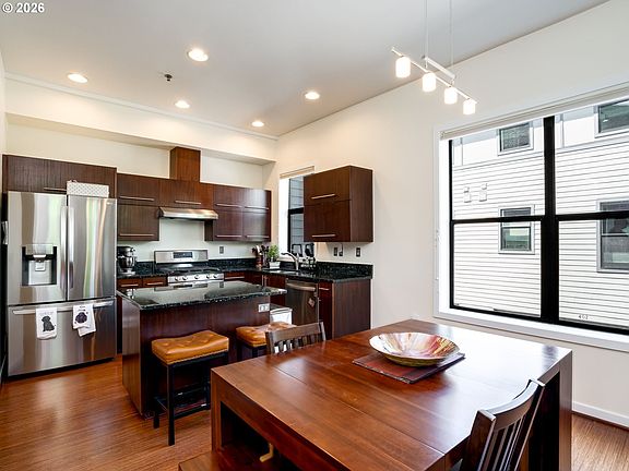 3rd image of 1420 NW 20th Ave APT 505