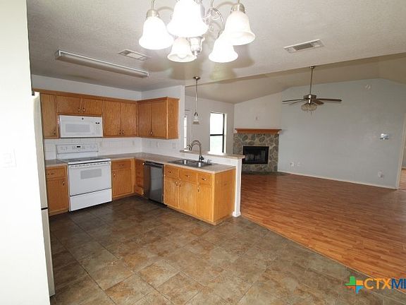 3rd image of 1307 Marlee Cir
