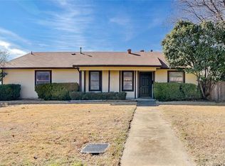 914 Cannon Dr, Euless, TX 76040