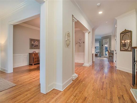 4th image of 2014 Kensington Green Dr SE