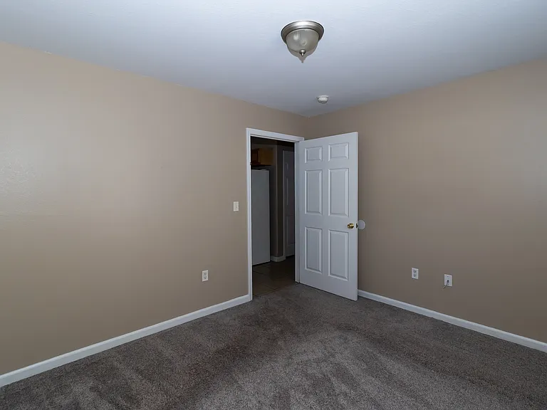 115 Sutton Dr #115 — Photo 4