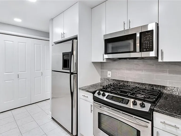 3338 Peachtree Rd NE #2401 — Photo 13