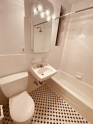 Rented by Metropolis Real Estate of Manhattan | media 11