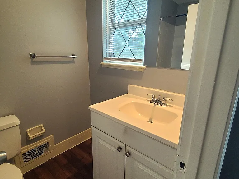 9825 Linden Cir — Photo 5