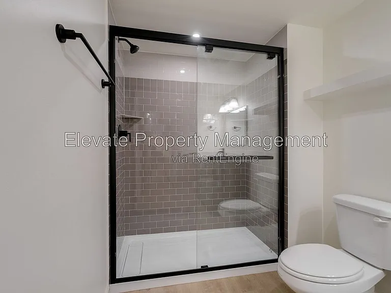 844 NW 43rd St #102 — Photo 21