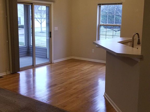 4th image of 39 Village Green Dr