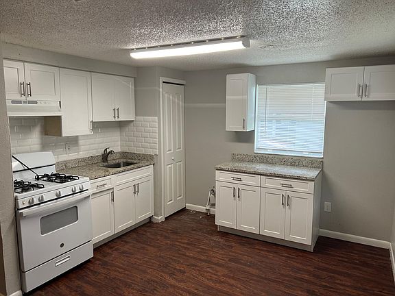 2nd image of 808 W Warren St