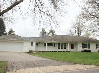 140 N Morningside Dr, Le Sueur, MN 56058