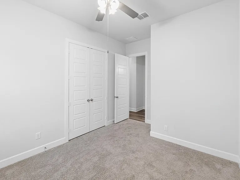 500 Samaritan Dr — Photo 33