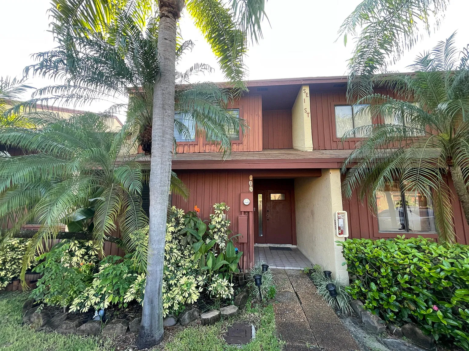 2 bed, 1320 sqft, $3,000 — Photo 1
