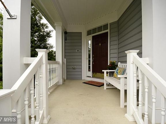 2nd image of 7944 Almeda Ct
