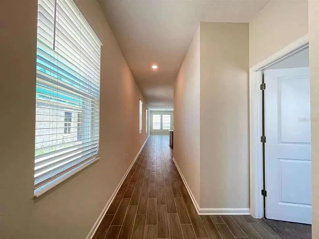 4 bed, 3.5 bath, 2492 sqft, $2,900 — Photo 3