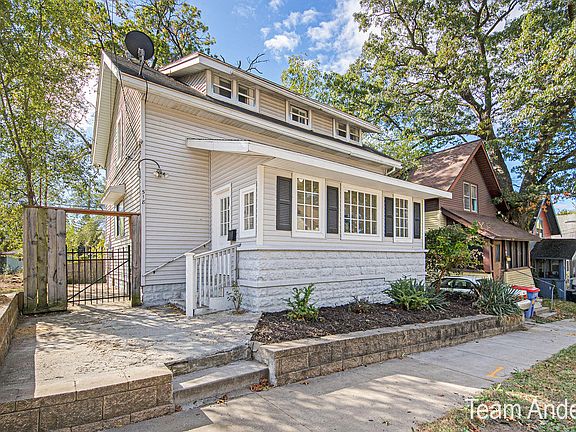 2nd image of 518 Umatilla St SE