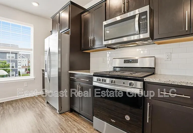5123 Ironsides Dr — Photo 7