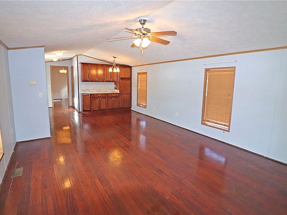 2nd image of 211 Brown St