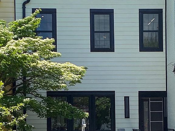 4th image of 1203 G St NE