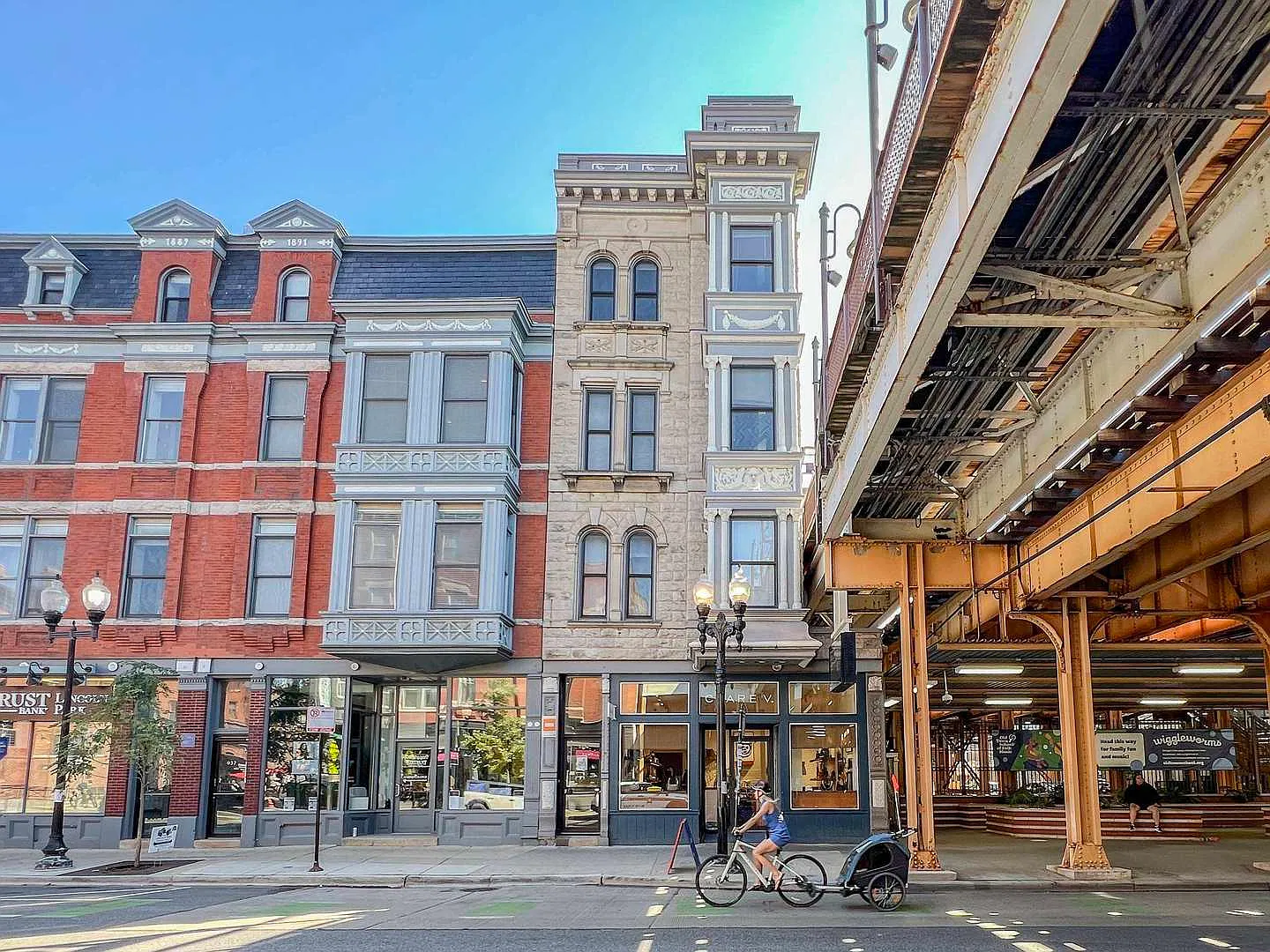 3 bed, $5,250 — Photo 1