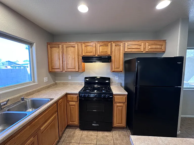 4446 Avery Park Ave — Photo 5
