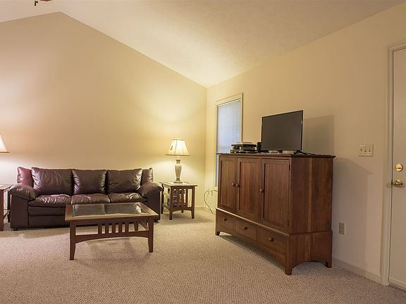 4th image of 1705 Evergreen Dr