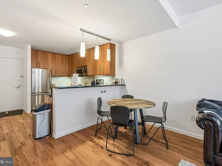 1425 Locust St #4E — Photo 6