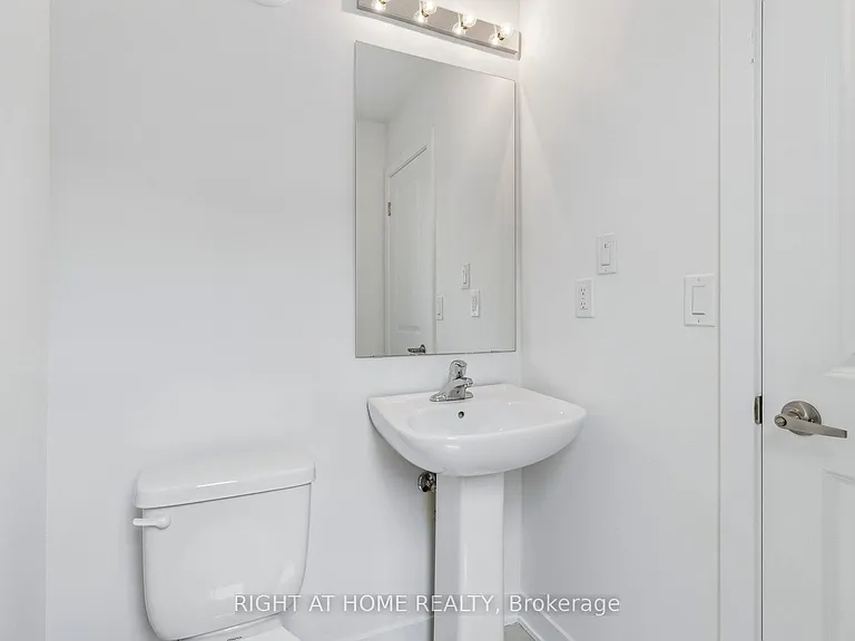 15100 Yonge St #206 — Photo 10