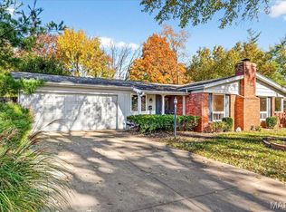 10429 Lylewood Dr, Saint Louis, MO 63131